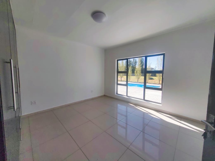 5 Bedroom Property for Sale in Grimbeeck Park North West